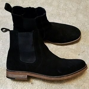 Black suede Chelsea boots